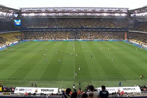 2025年08月13日 欧冠资格赛-费内巴切5-2总比分6-4费耶诺德晋级 弗雷德超级世界波